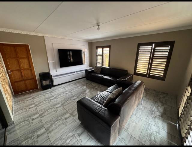 4 BEDROOM FREEHOLD FOR SALE IN SUNAIR PARK